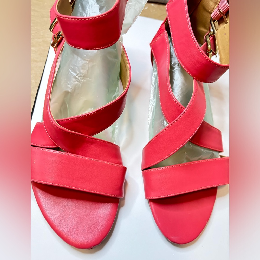 CORAL COLORED SANDALS 10 1/2